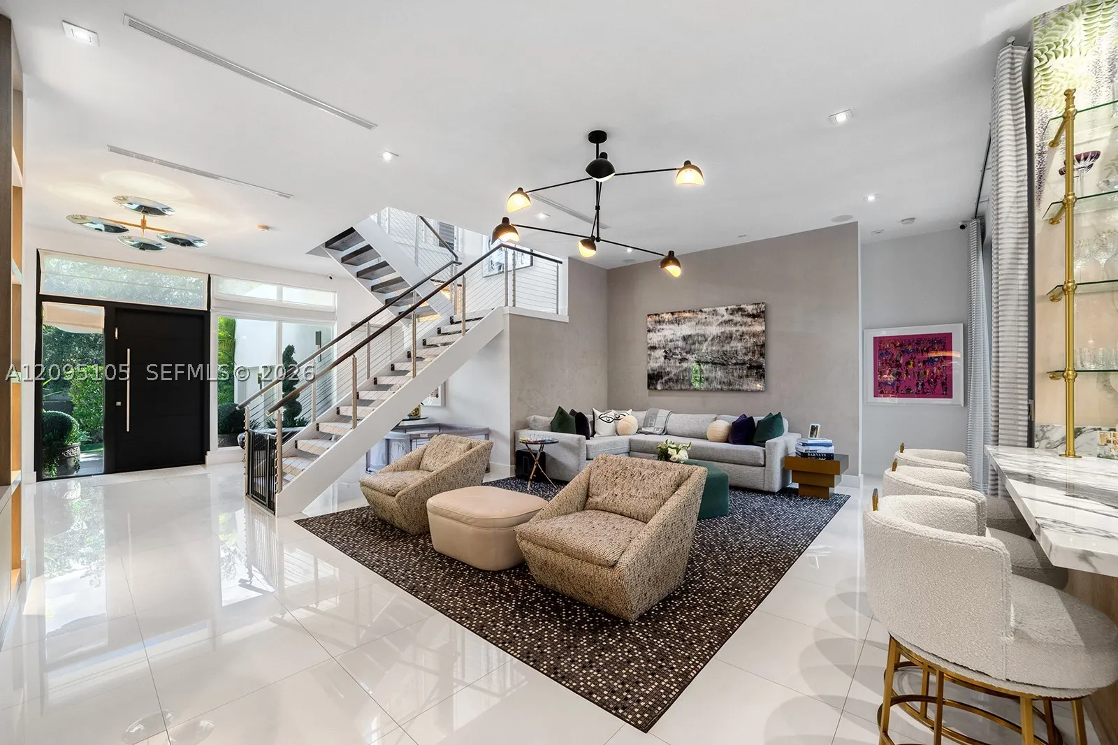 737 W 49th St