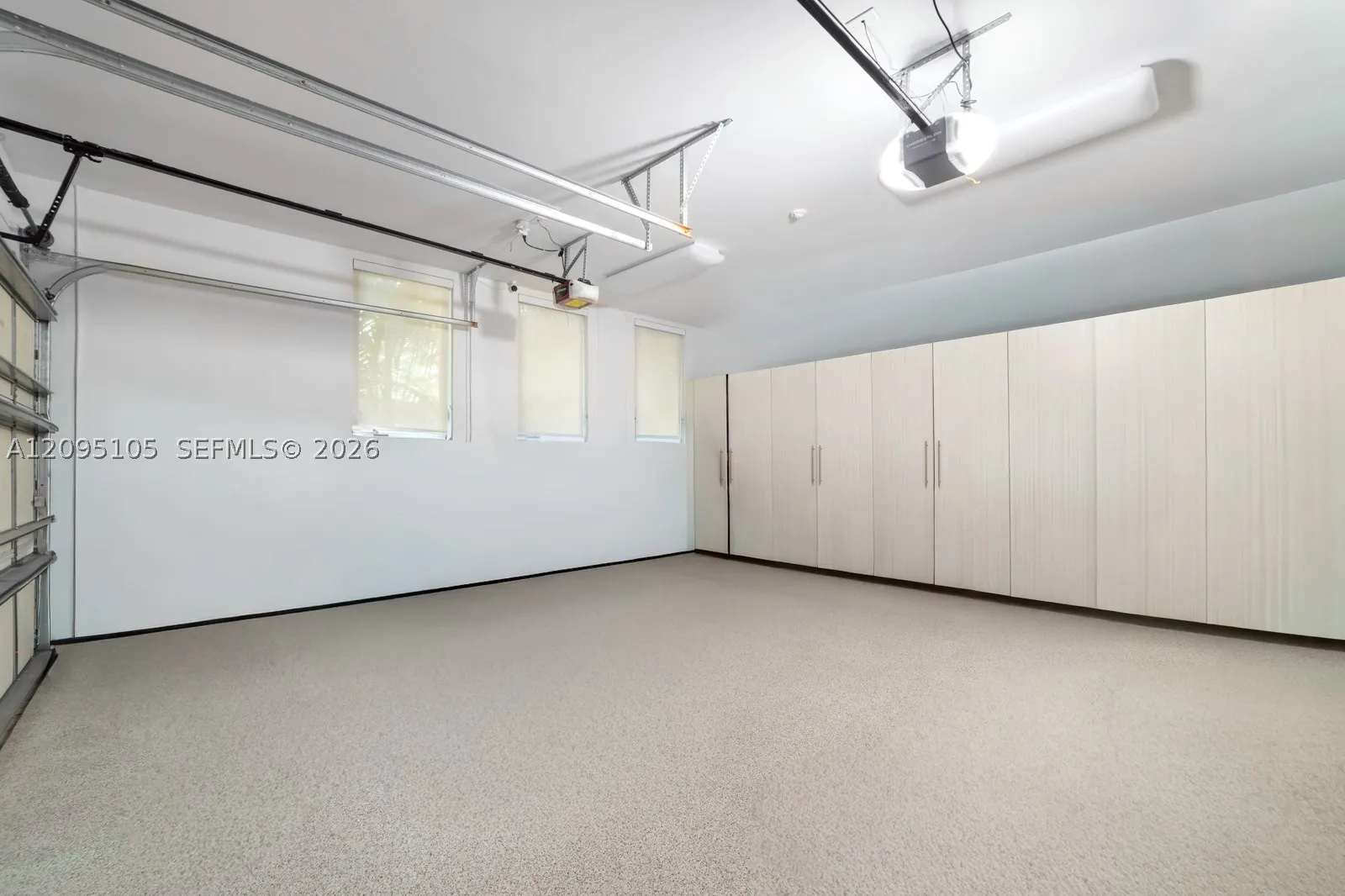737 W 49th St