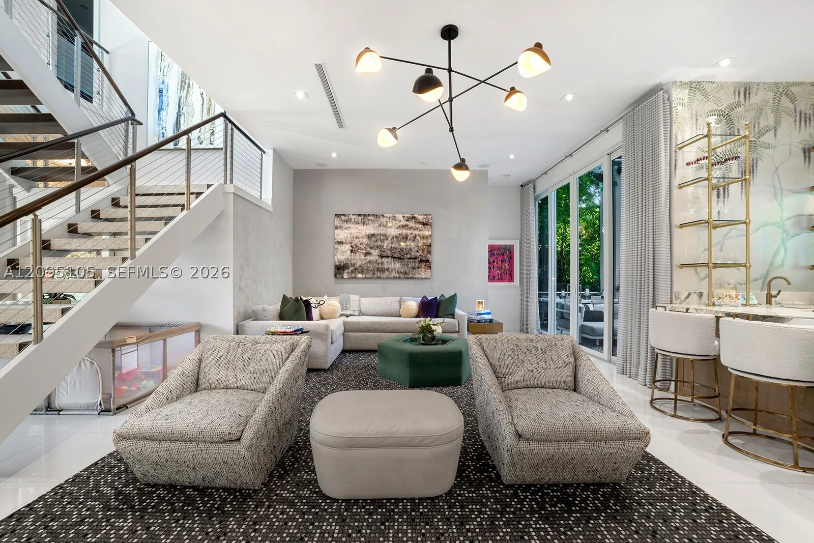 737 W 49th St