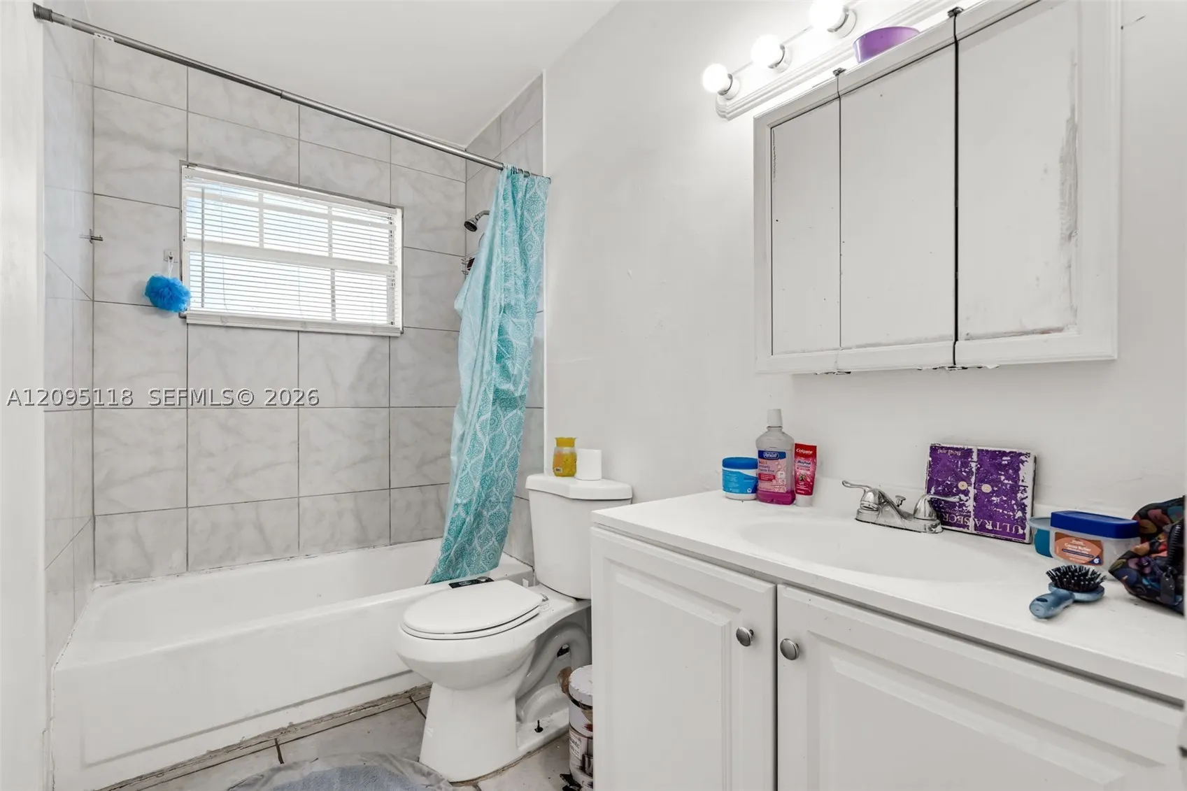 235-237 SW 12th St