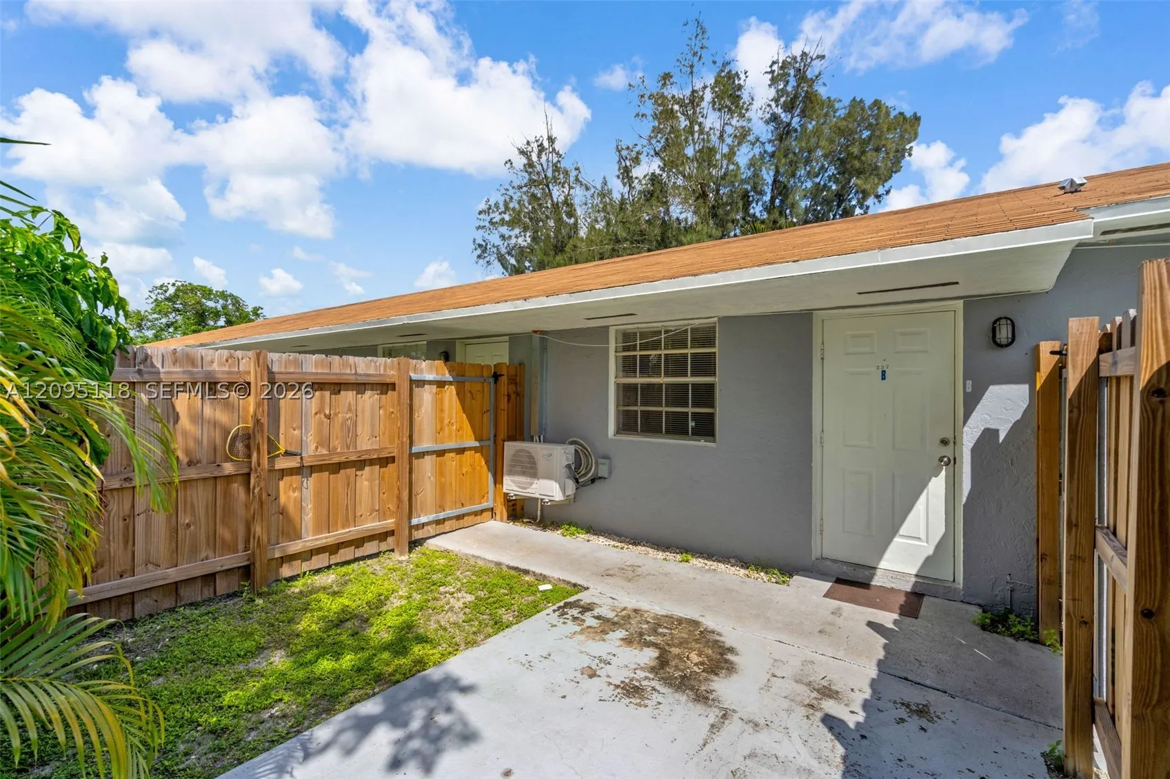 235-237 SW 12th St
