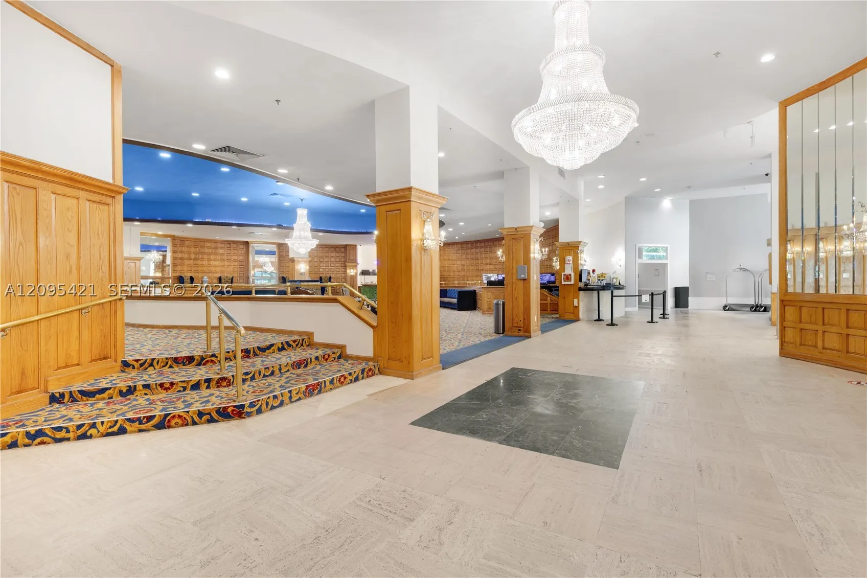 5445 Collins Ave #BAY12