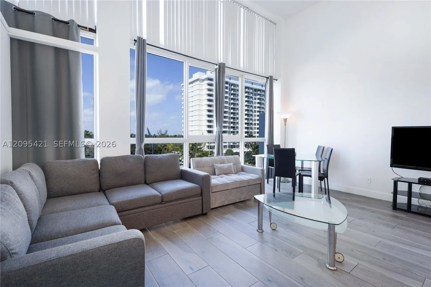 5445 Collins Ave #BAY12