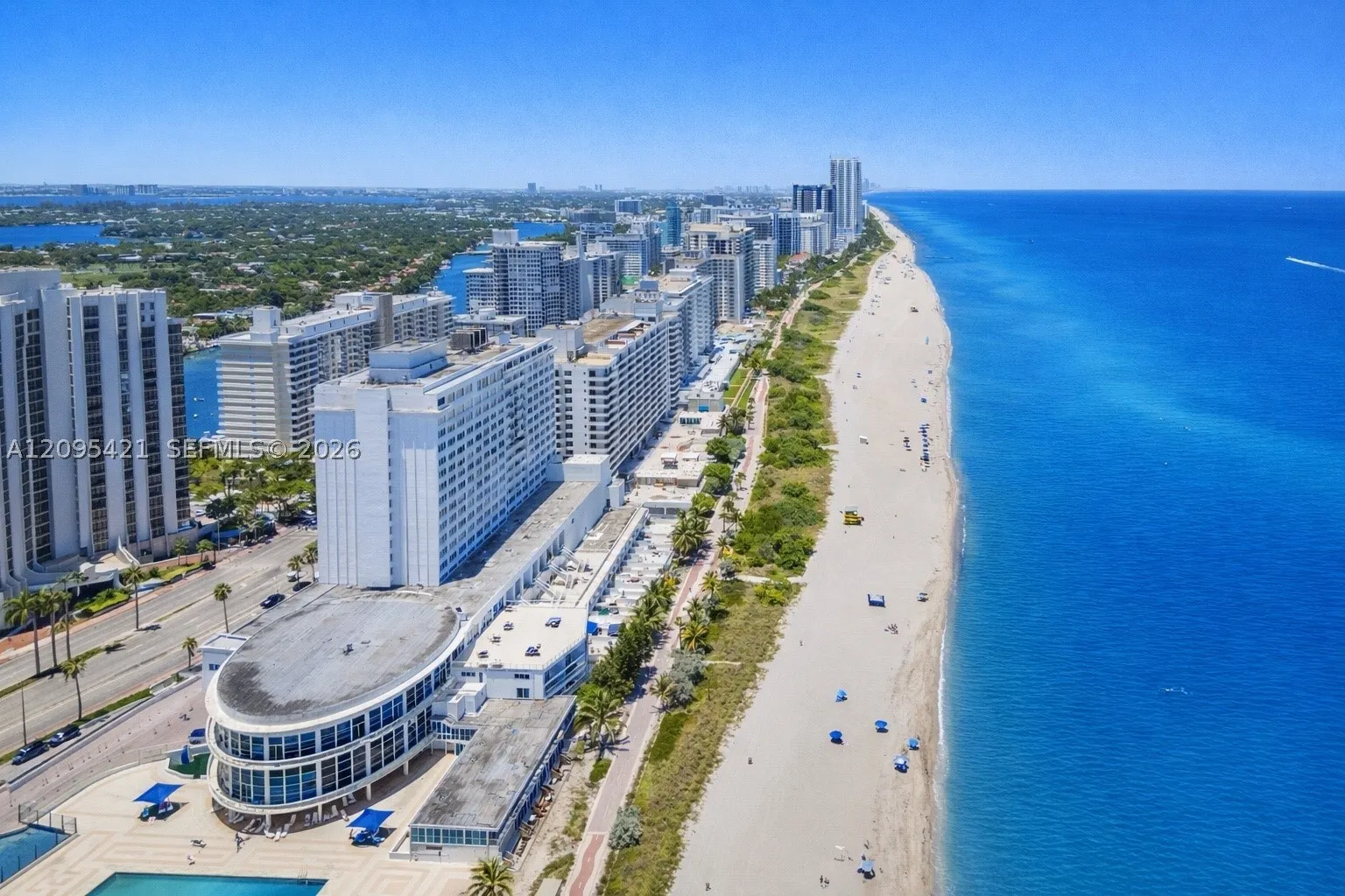 5445 Collins Ave #BAY12