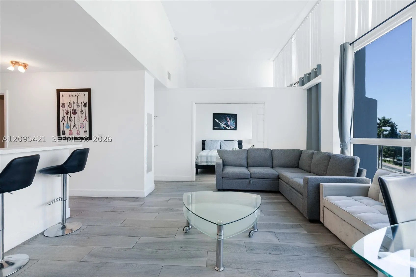 5445 Collins Ave #BAY12