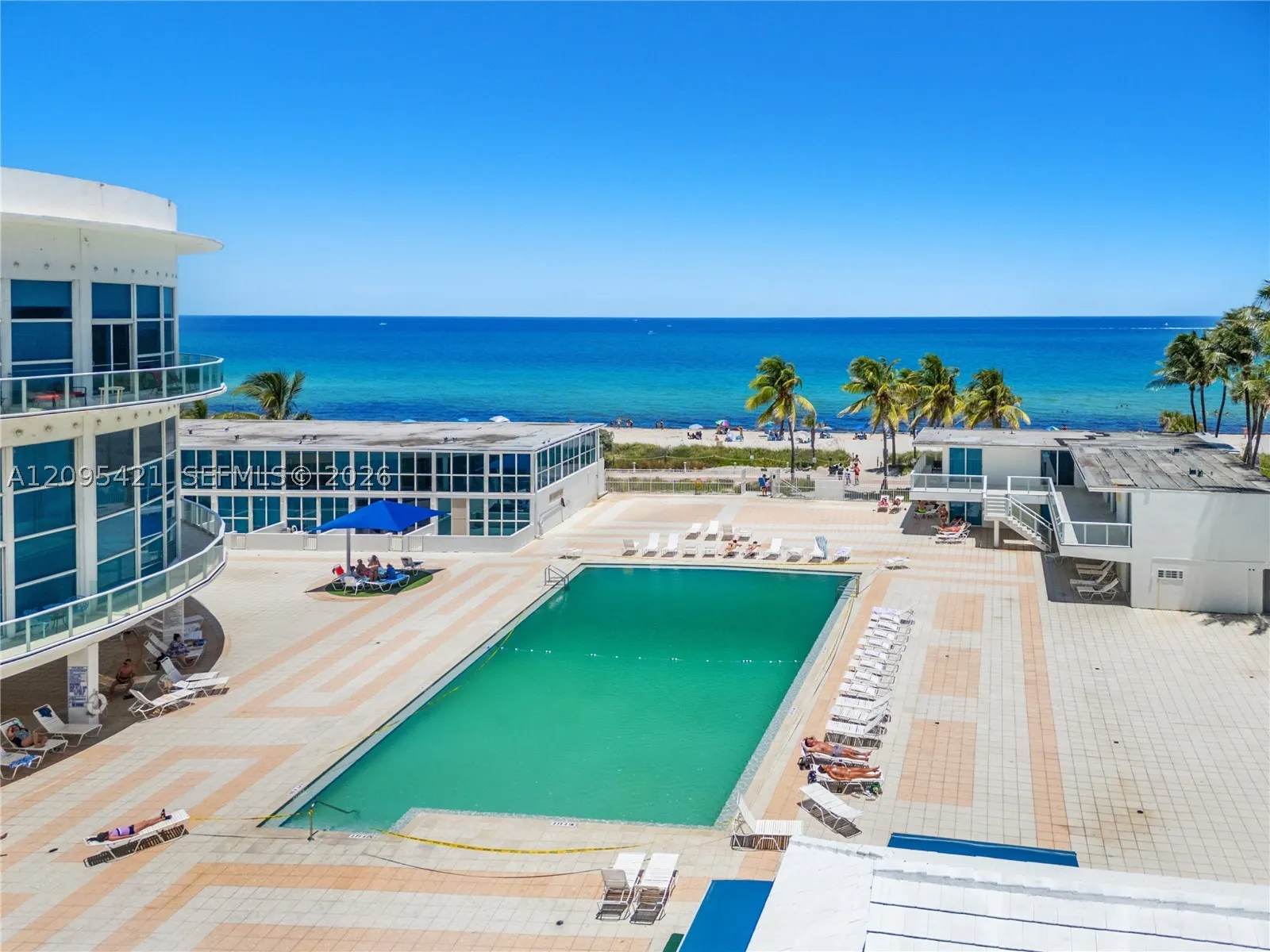 5445 Collins Ave #BAY12