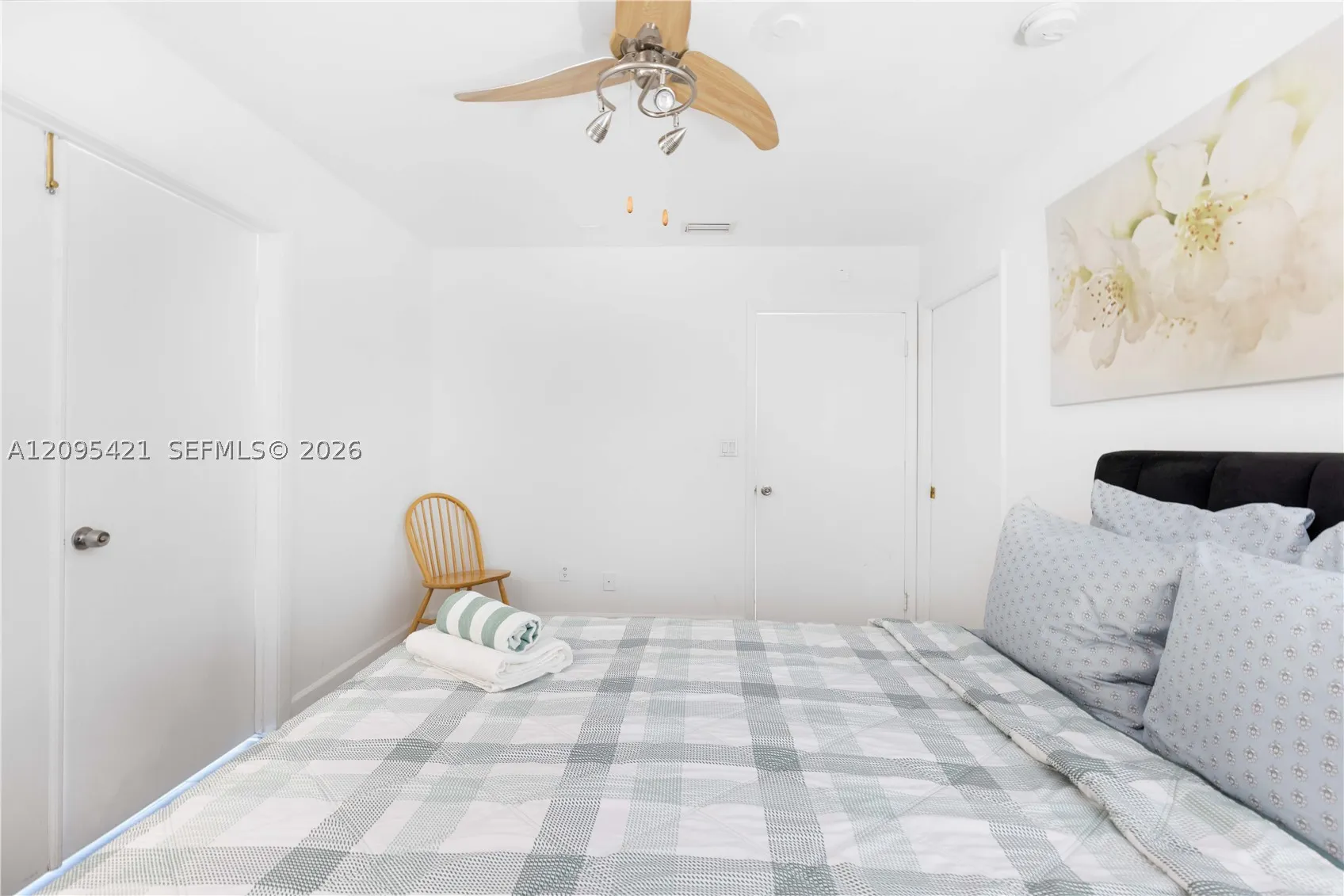 5445 Collins Ave #BAY12