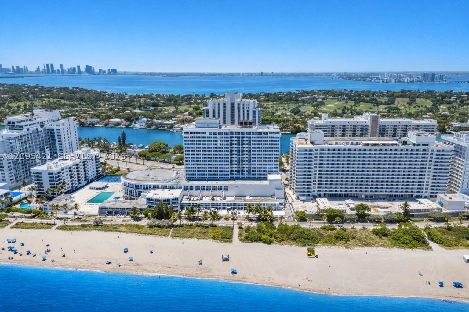 5445 Collins Ave #BAY12