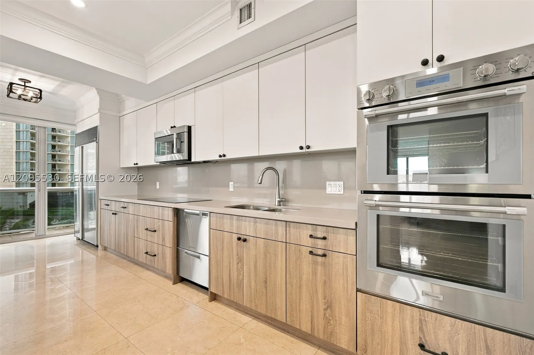 9601 Collins Ave #601