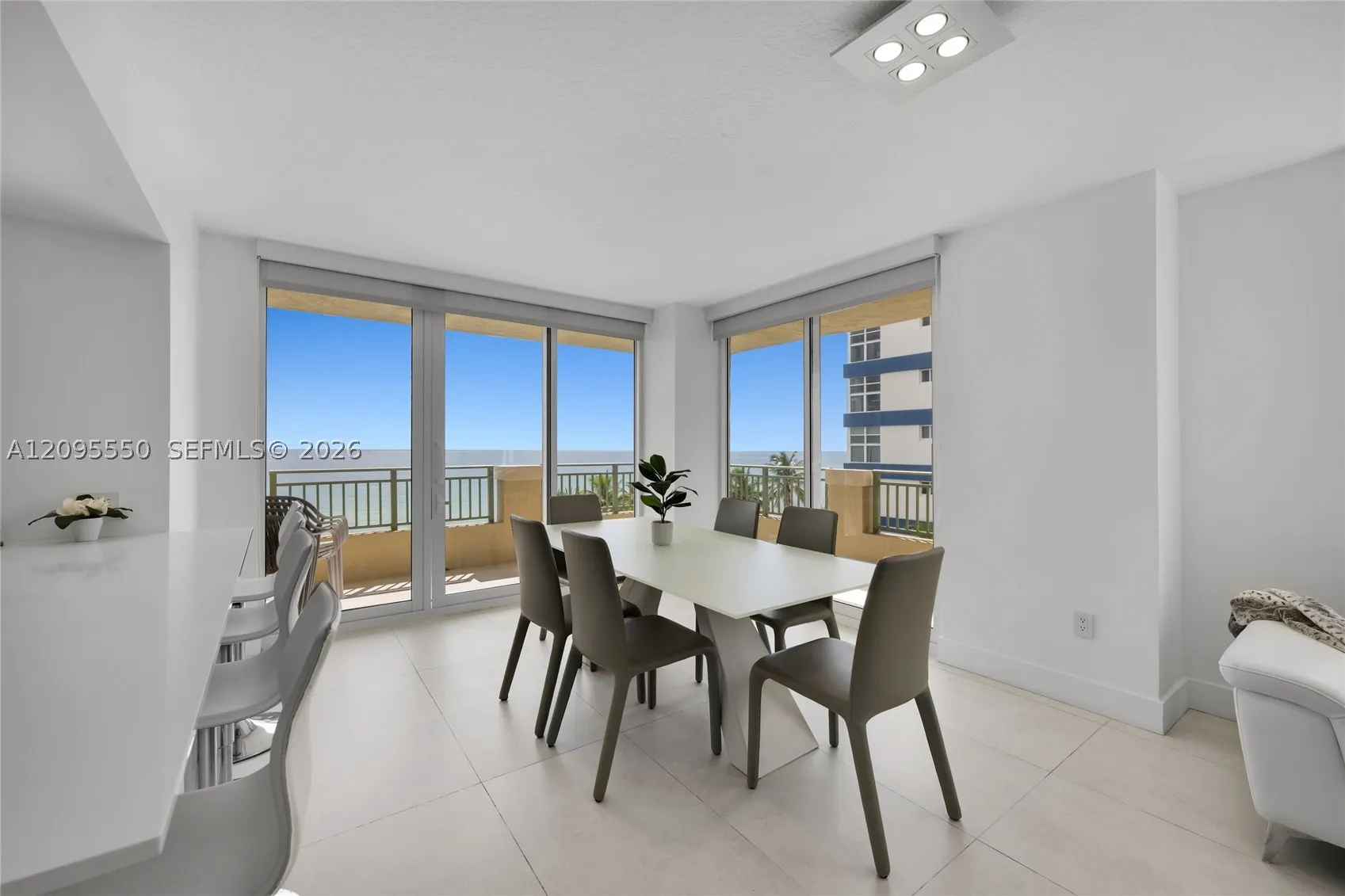 2080 S Ocean Dr #511
