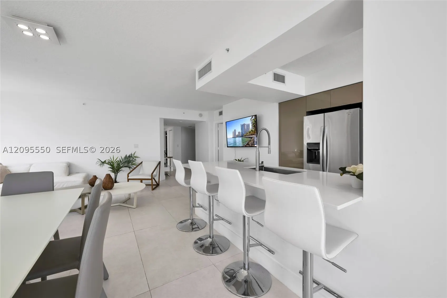 2080 S Ocean Dr #511