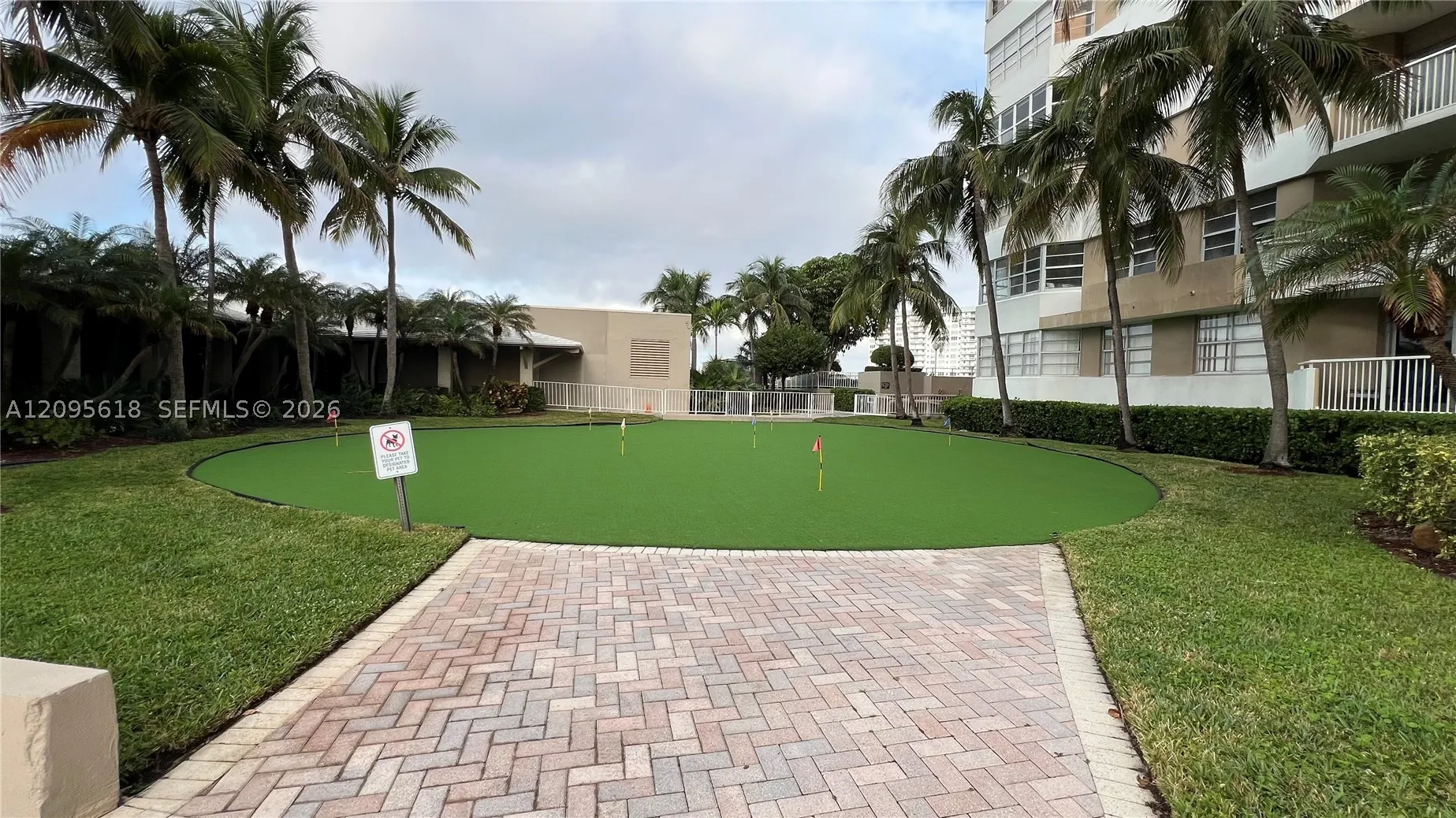 1985 S Ocean Dr #10G