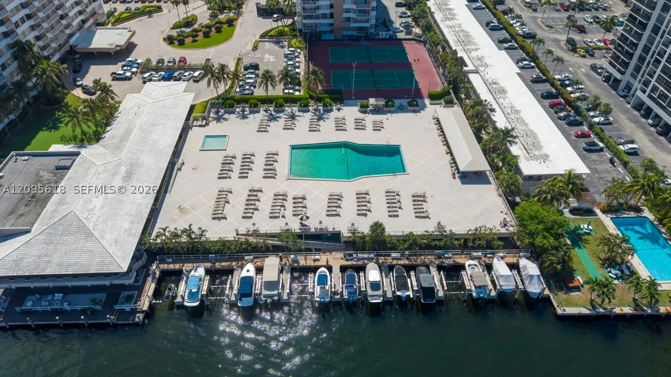 1985 S Ocean Dr #10G