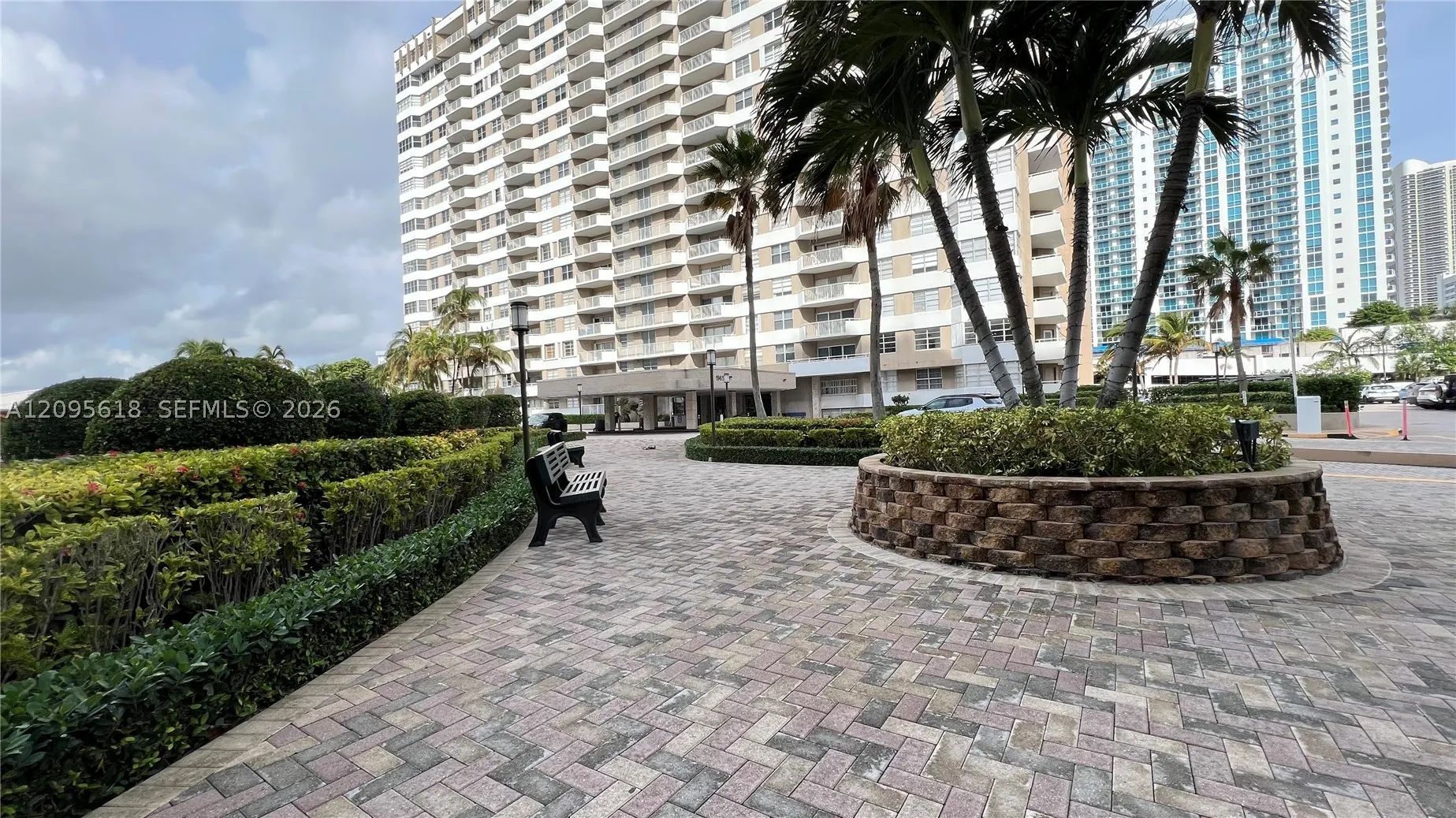 1985 S Ocean Dr #10G