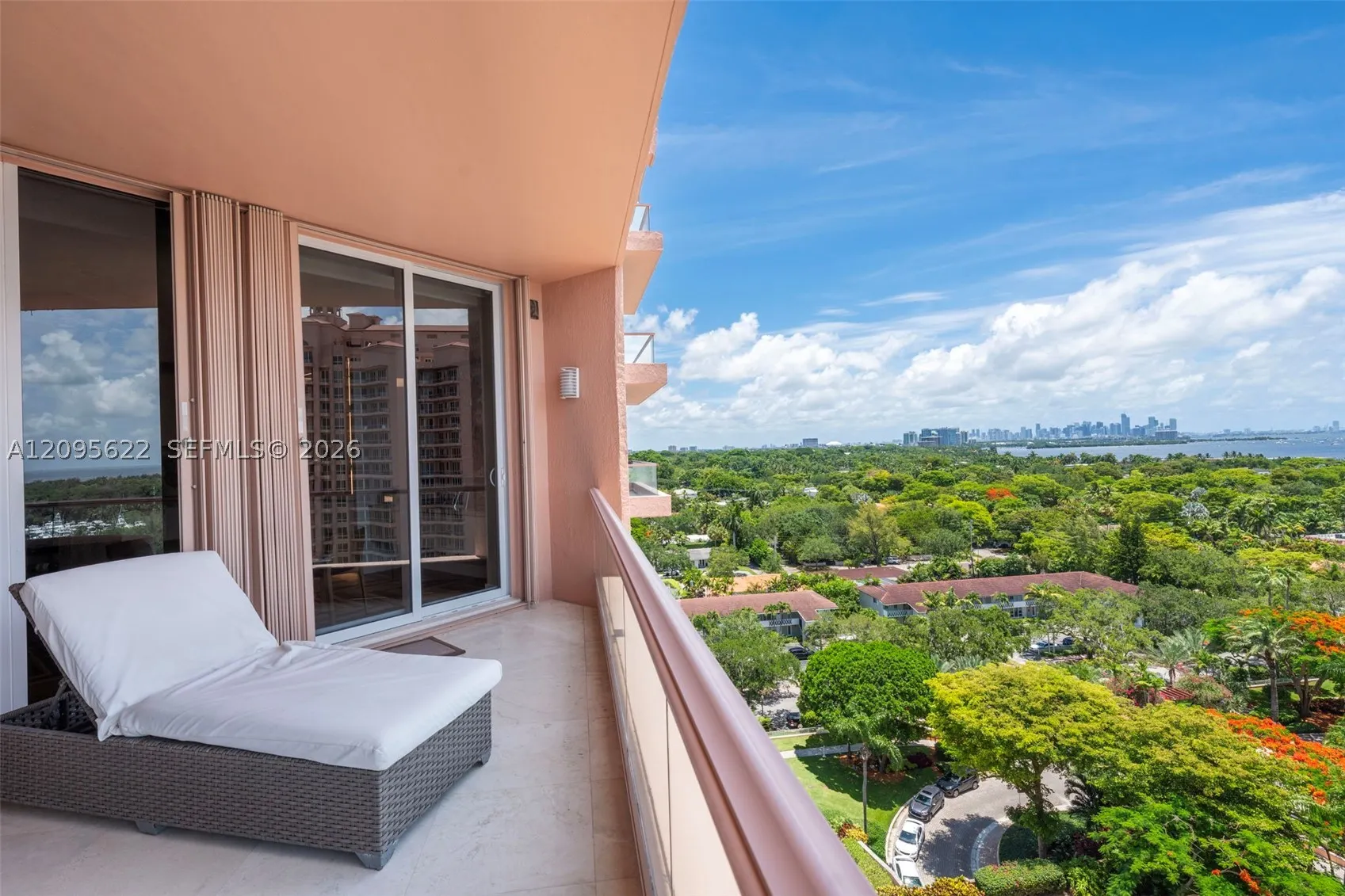 60 Edgewater Dr #11F