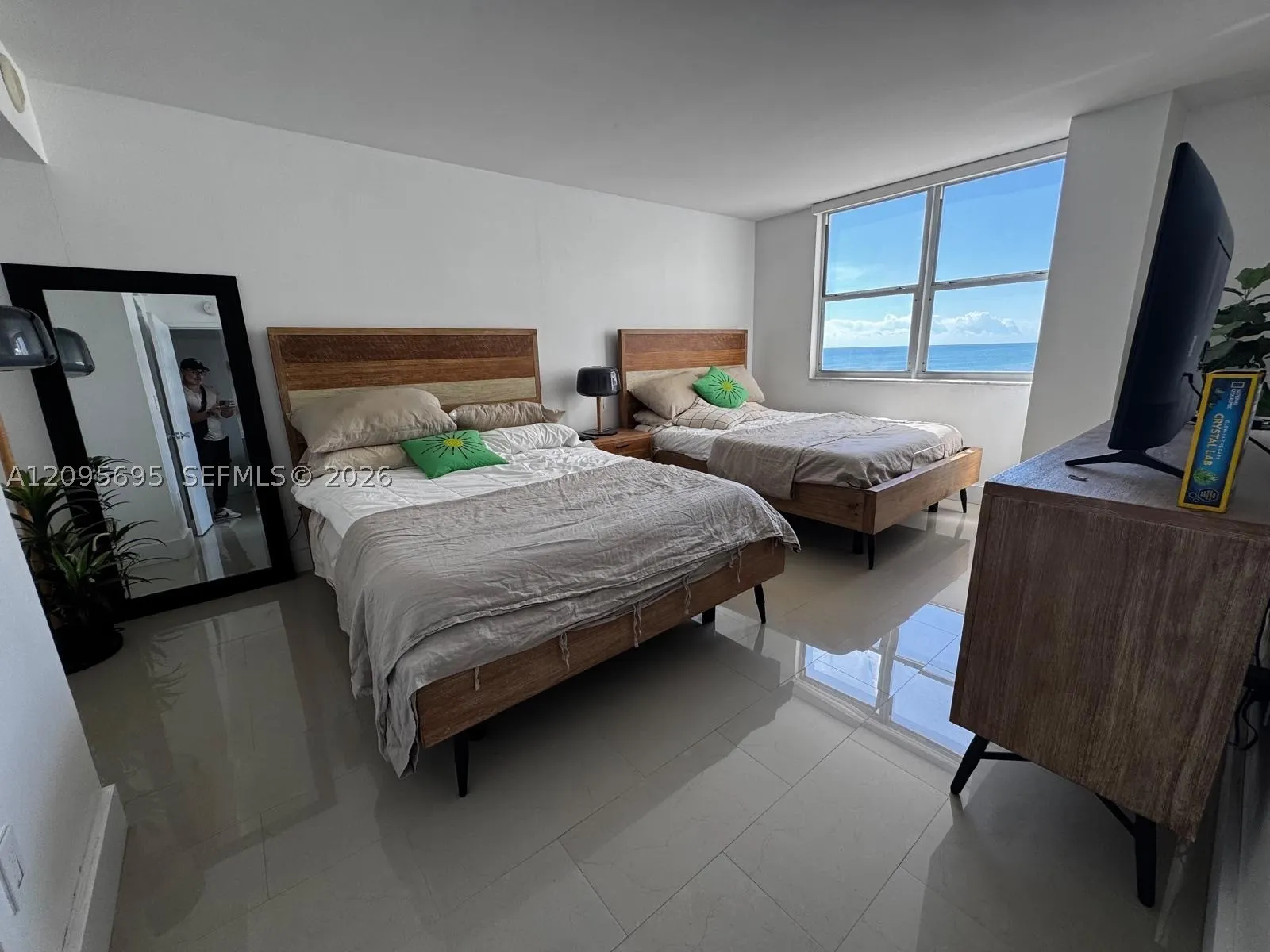 5701 Collins Ave #912