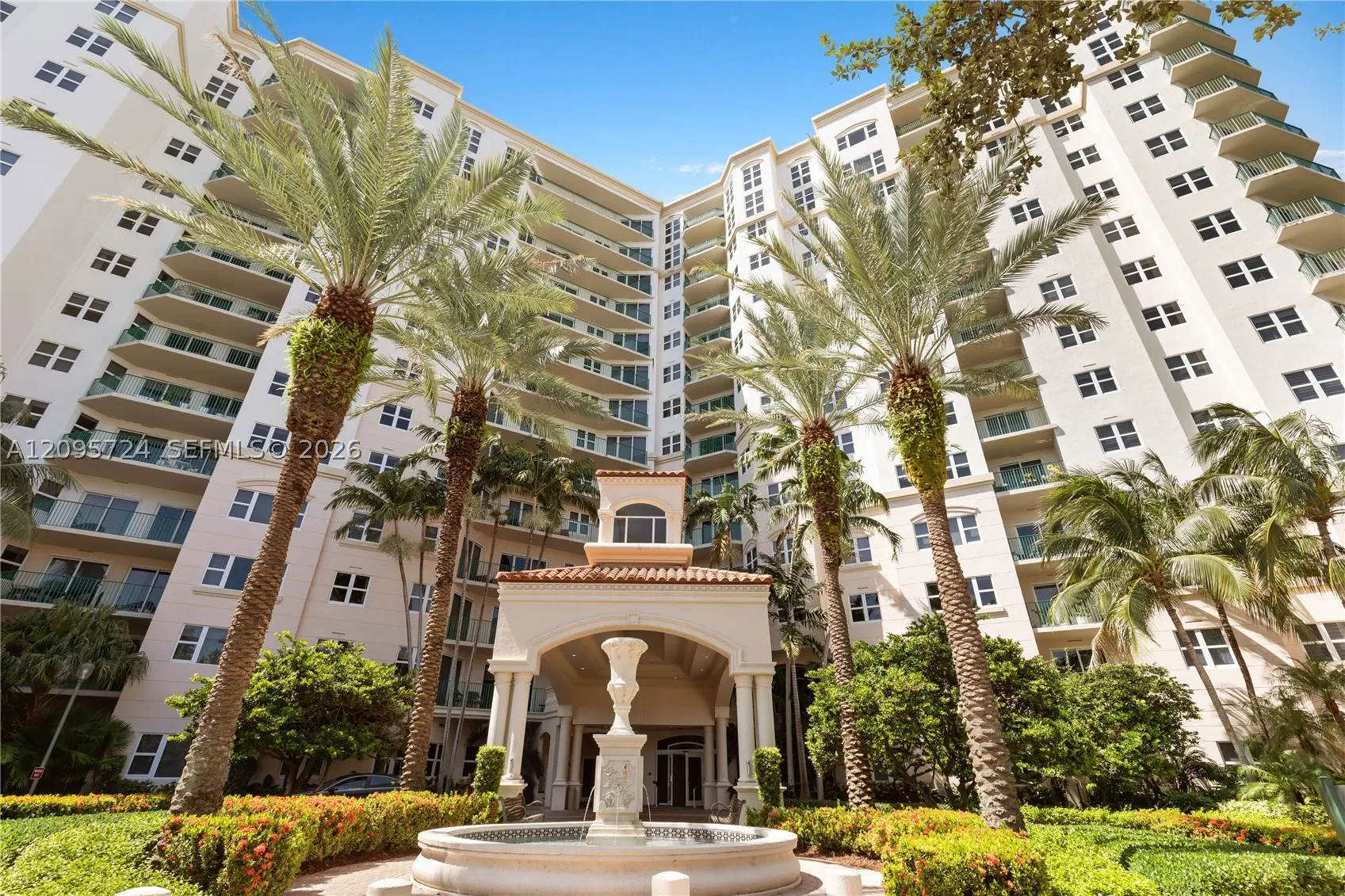 19900 E Country Club Dr #216