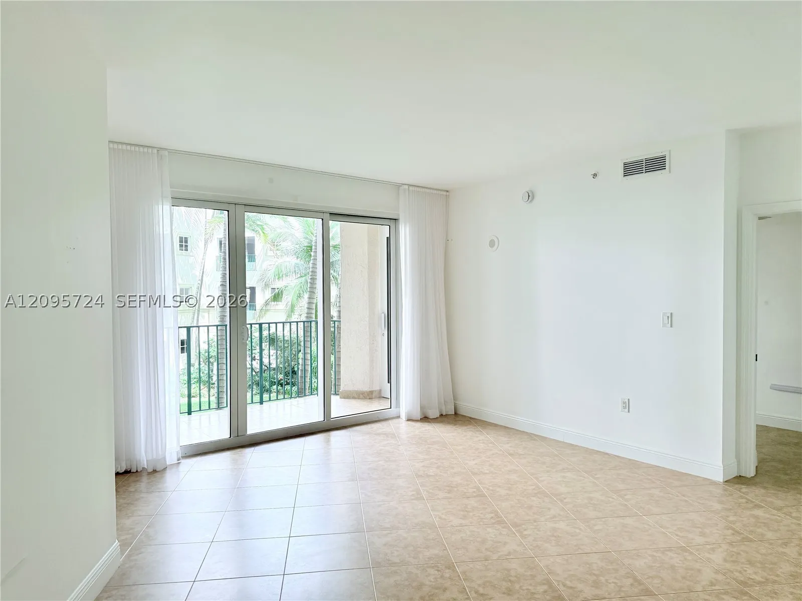 19900 E Country Club Dr #216
