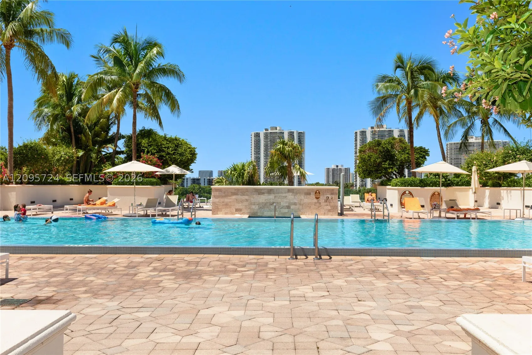 19900 E Country Club Dr #216