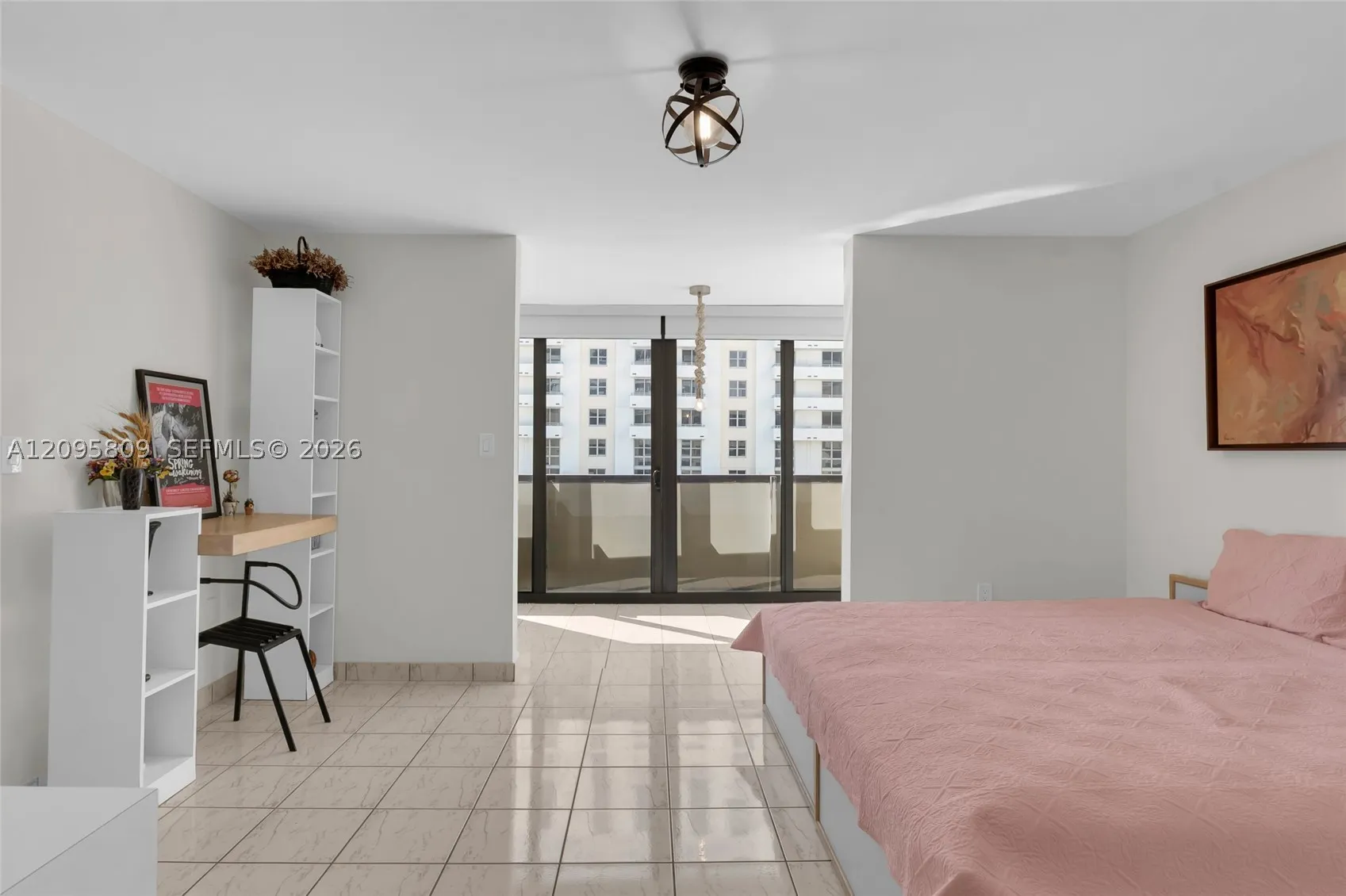1623 Collins Ave #812