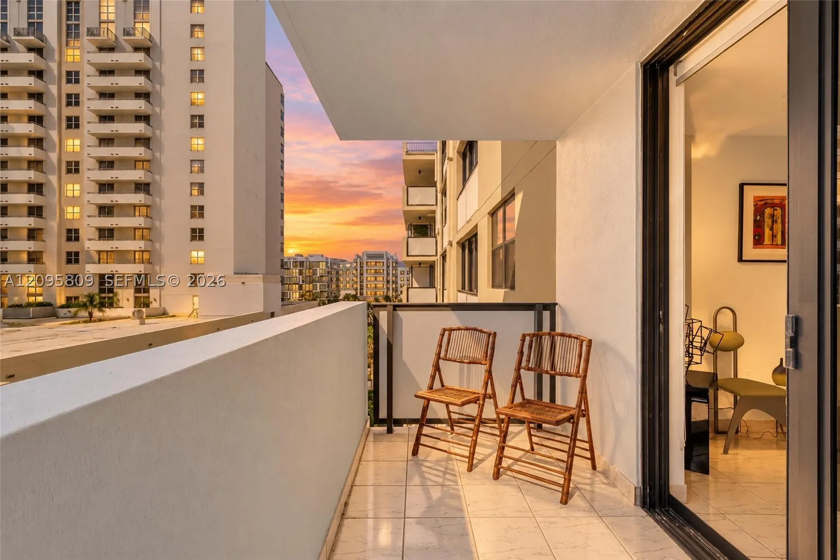 1623 Collins Ave #812