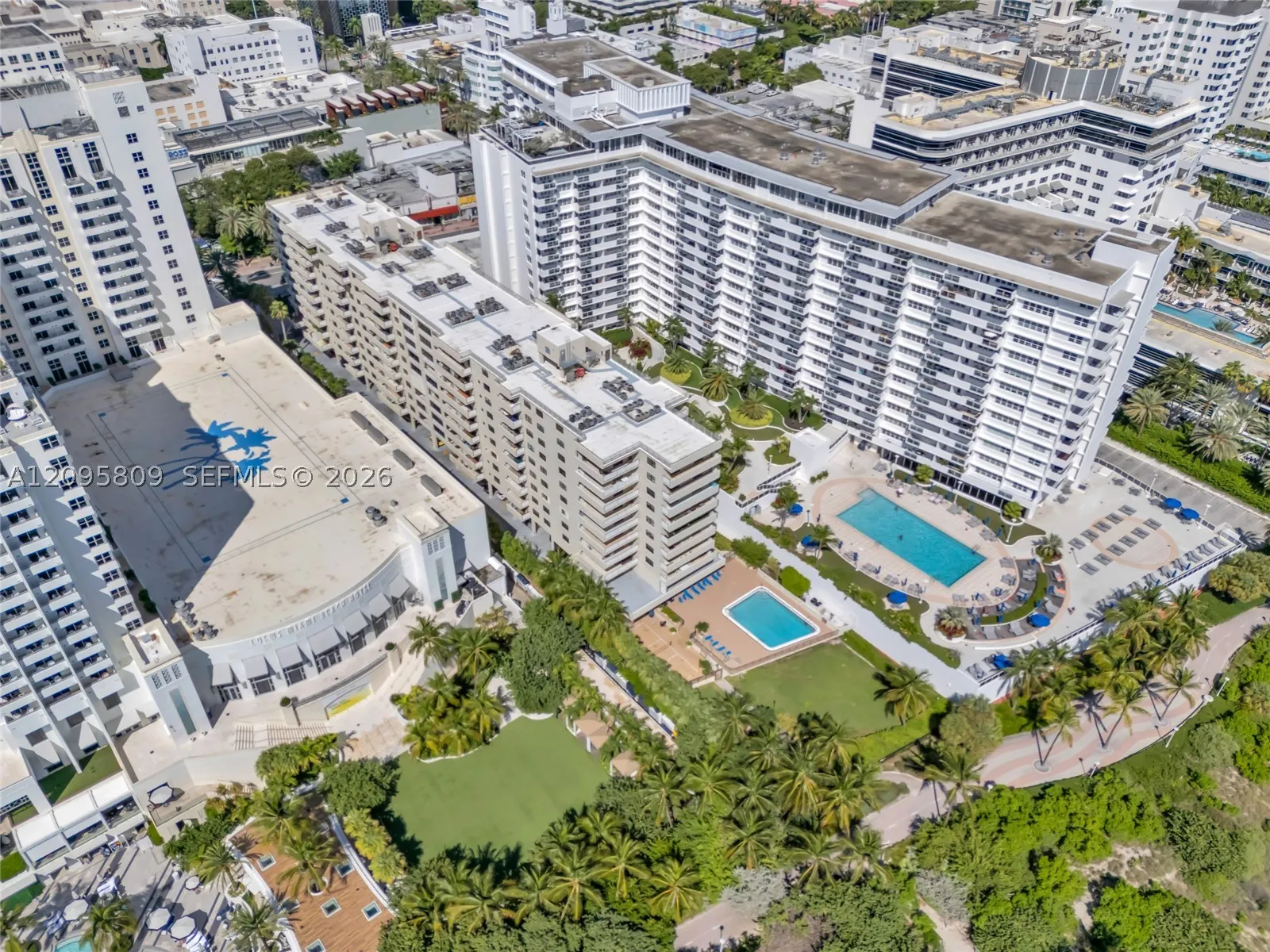 1623 Collins Ave #812