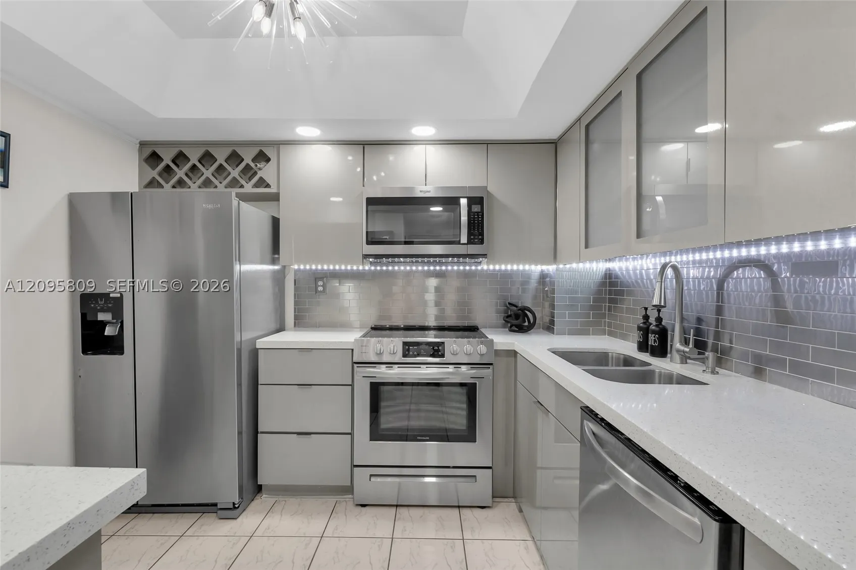 1623 Collins Ave #812