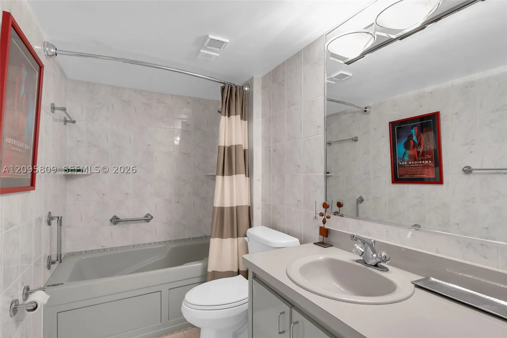 1623 Collins Ave #812