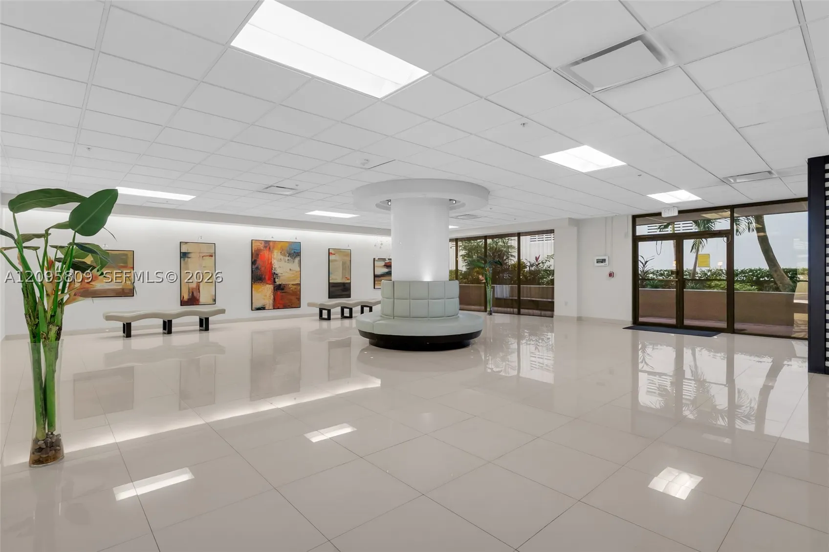 1623 Collins Ave #812