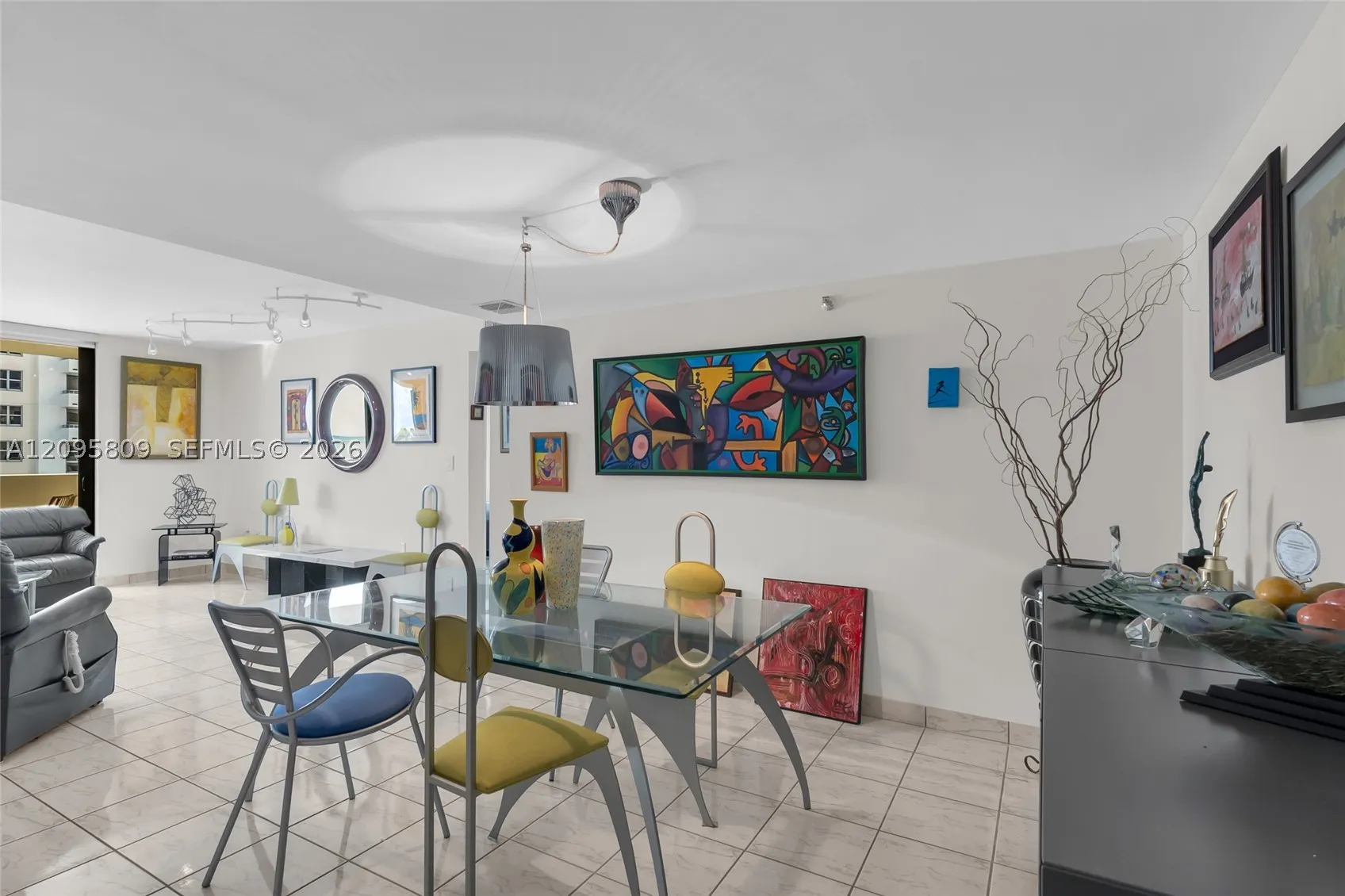 1623 Collins Ave #812