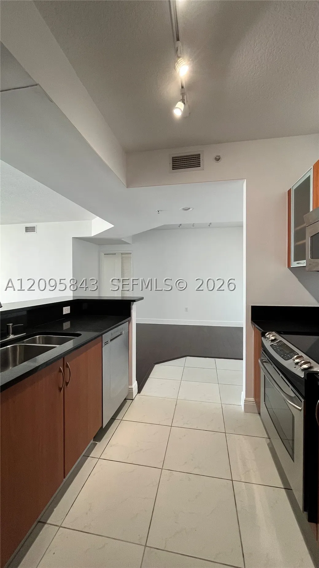 18800 NE 29th Ave #1023