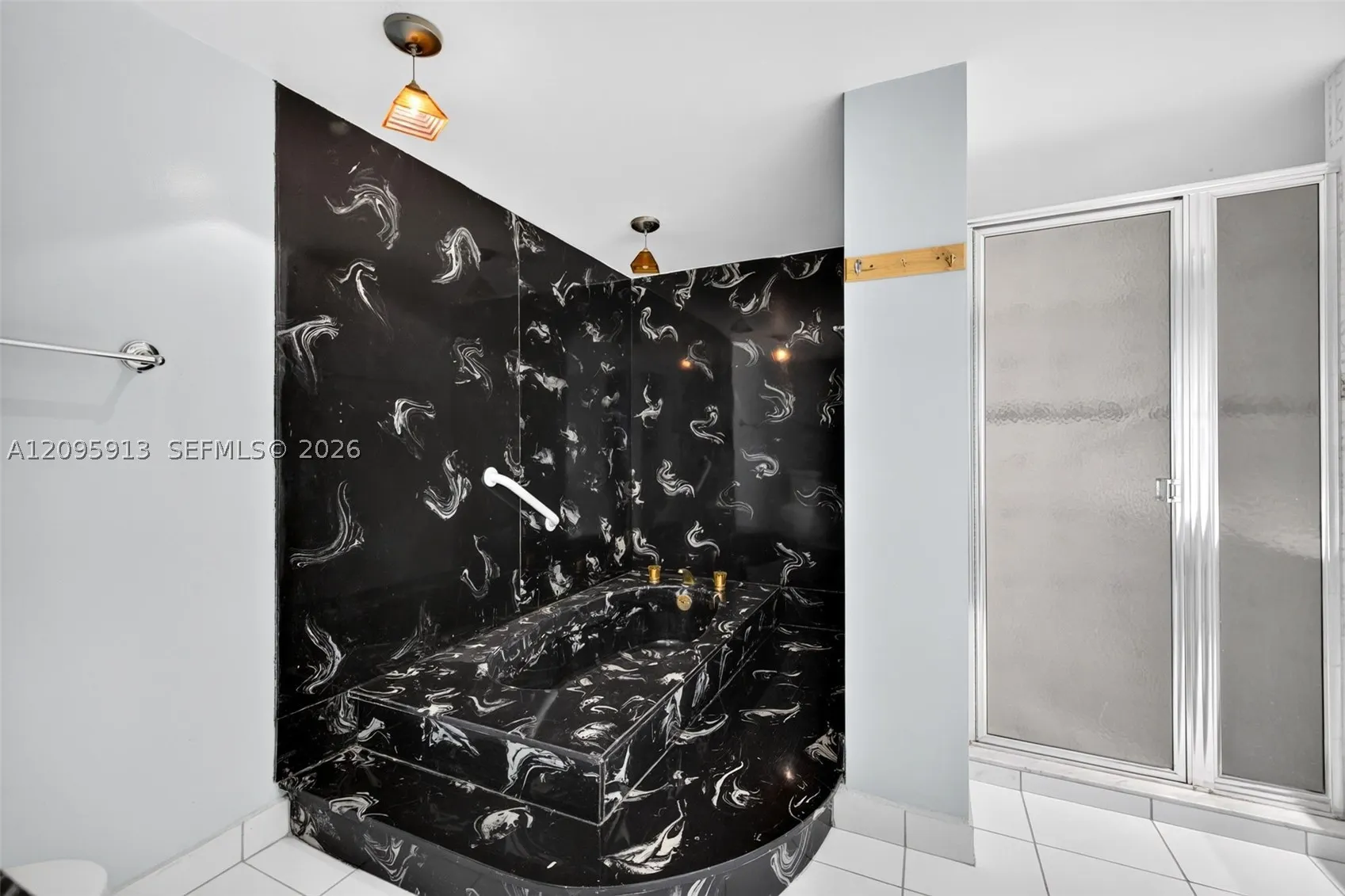 1833 S Ocean Dr #1202