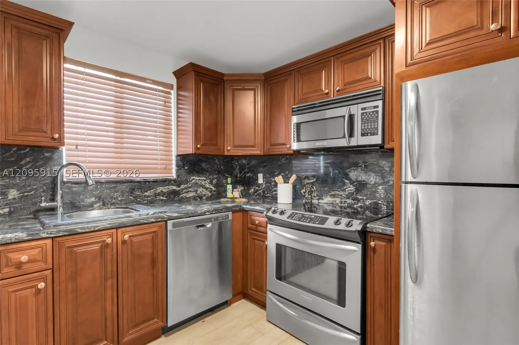 220 Washington Ave #5D