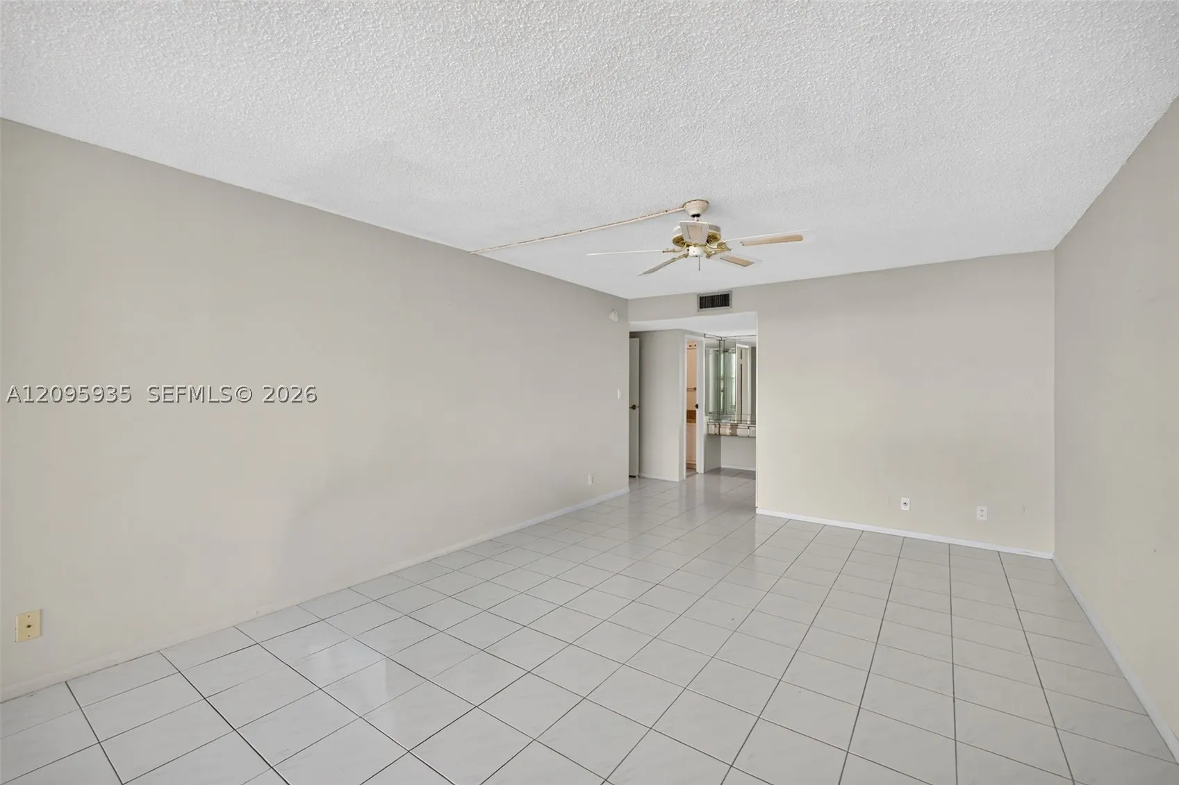 1000 Parkview Dr #715