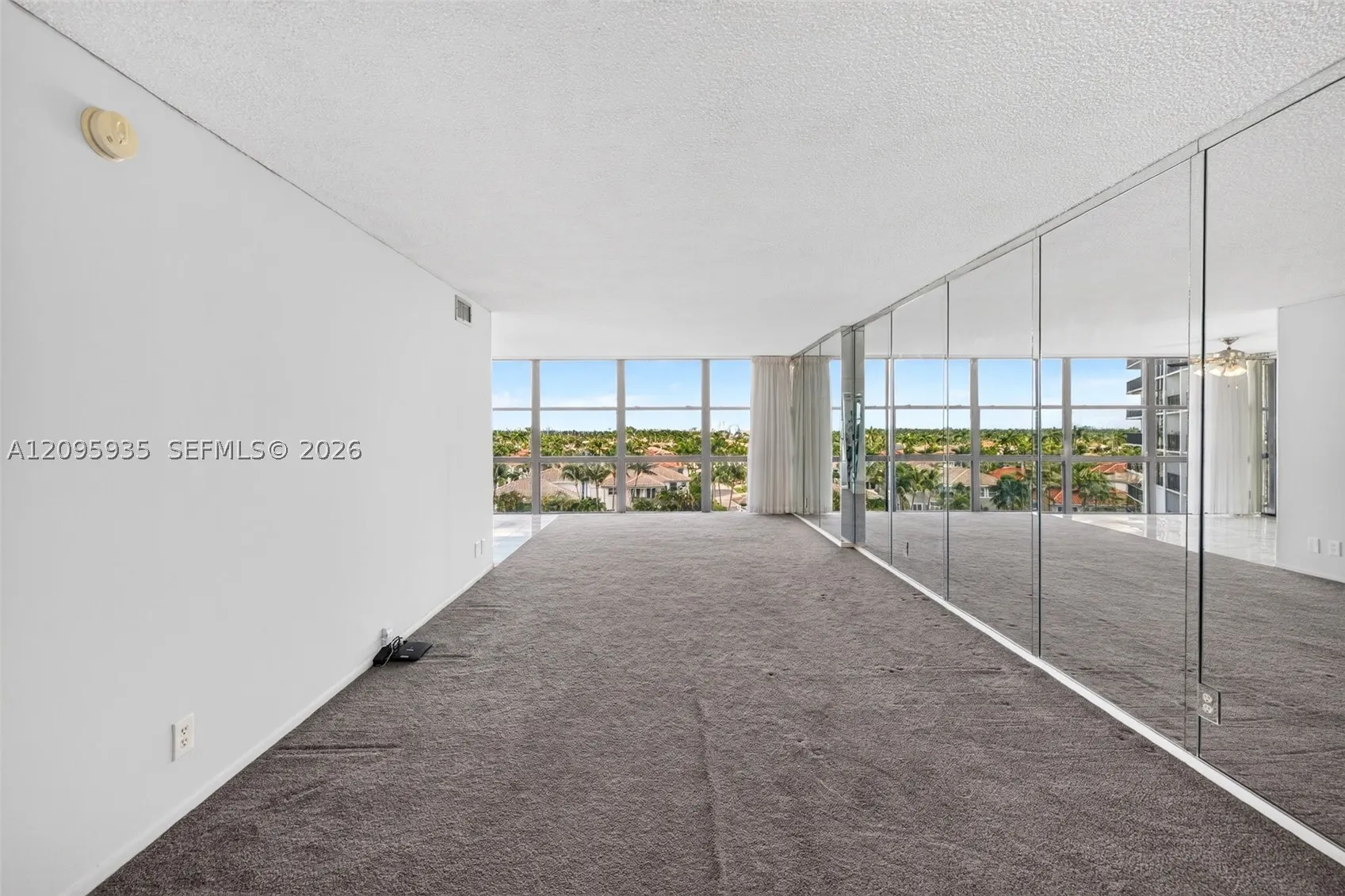 1000 Parkview Dr #715
