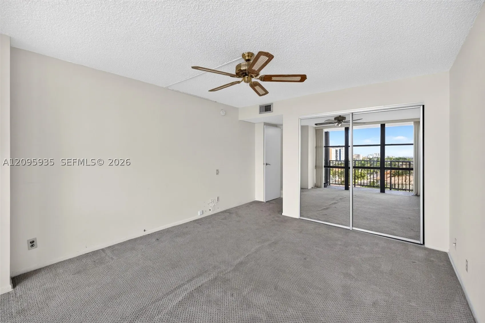 1000 Parkview Dr #715