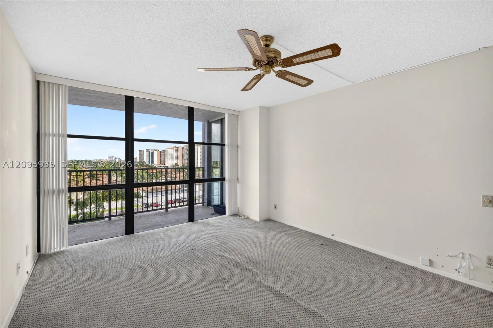 1000 Parkview Dr #715