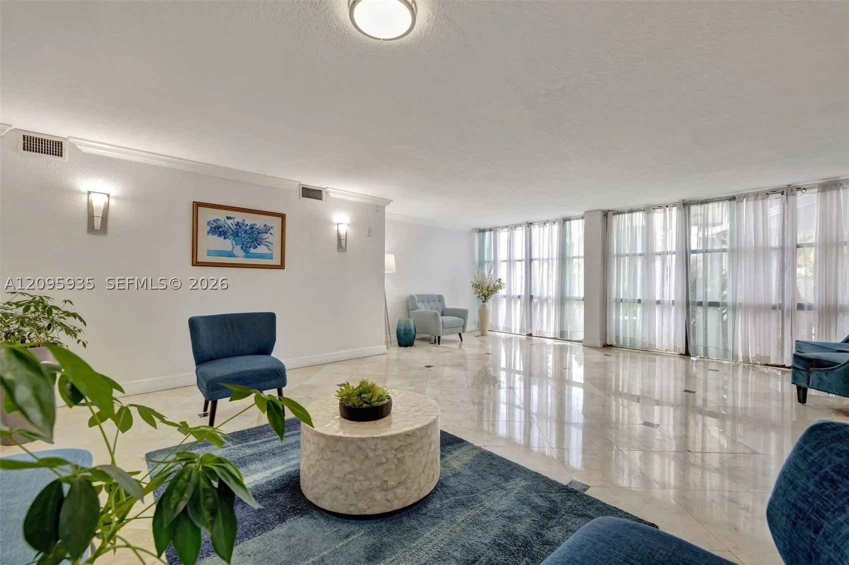 1000 Parkview Dr #715