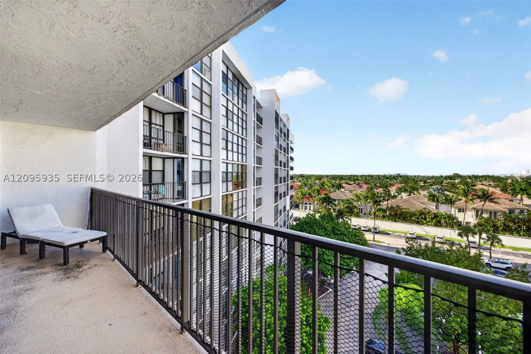 1000 Parkview Dr #715
