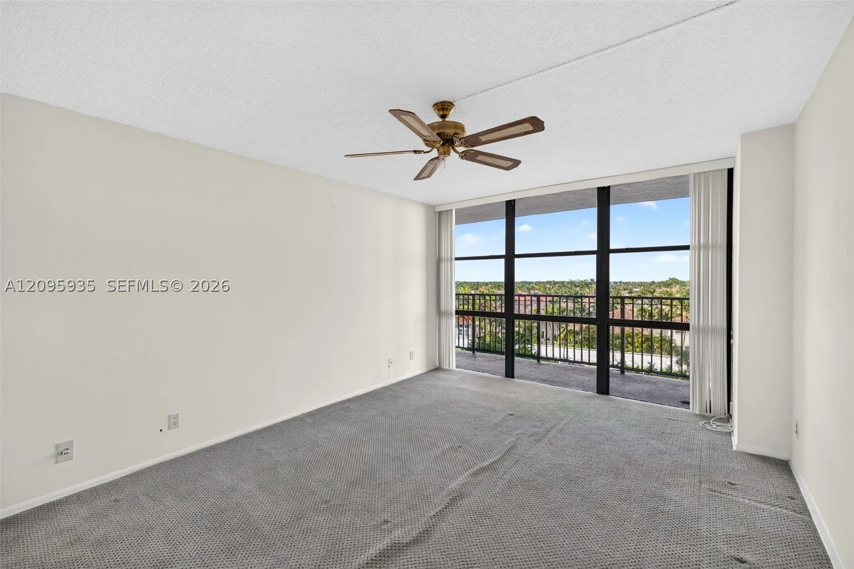 1000 Parkview Dr #715