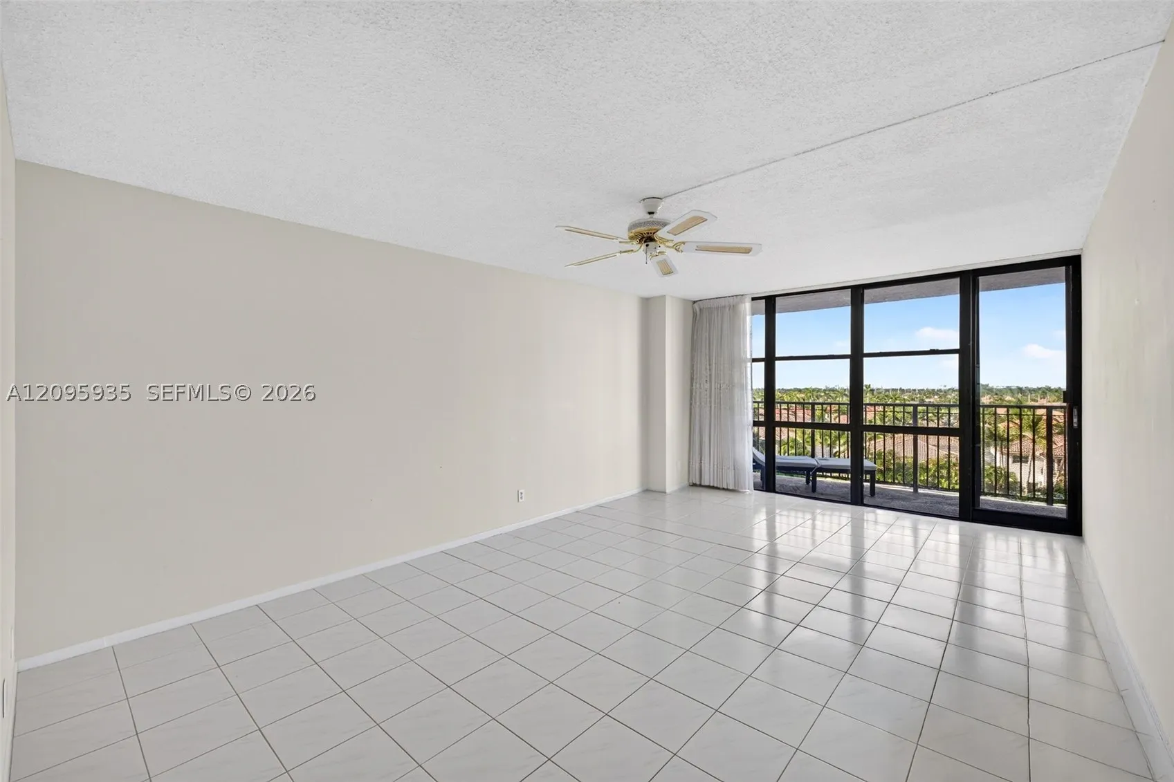 1000 Parkview Dr #715