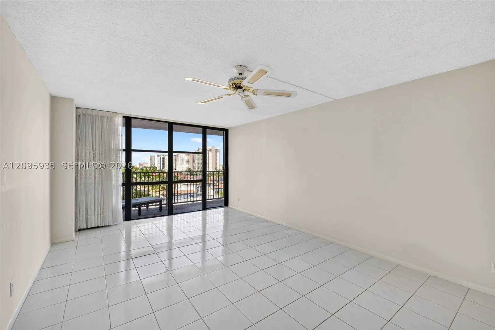 1000 Parkview Dr #715