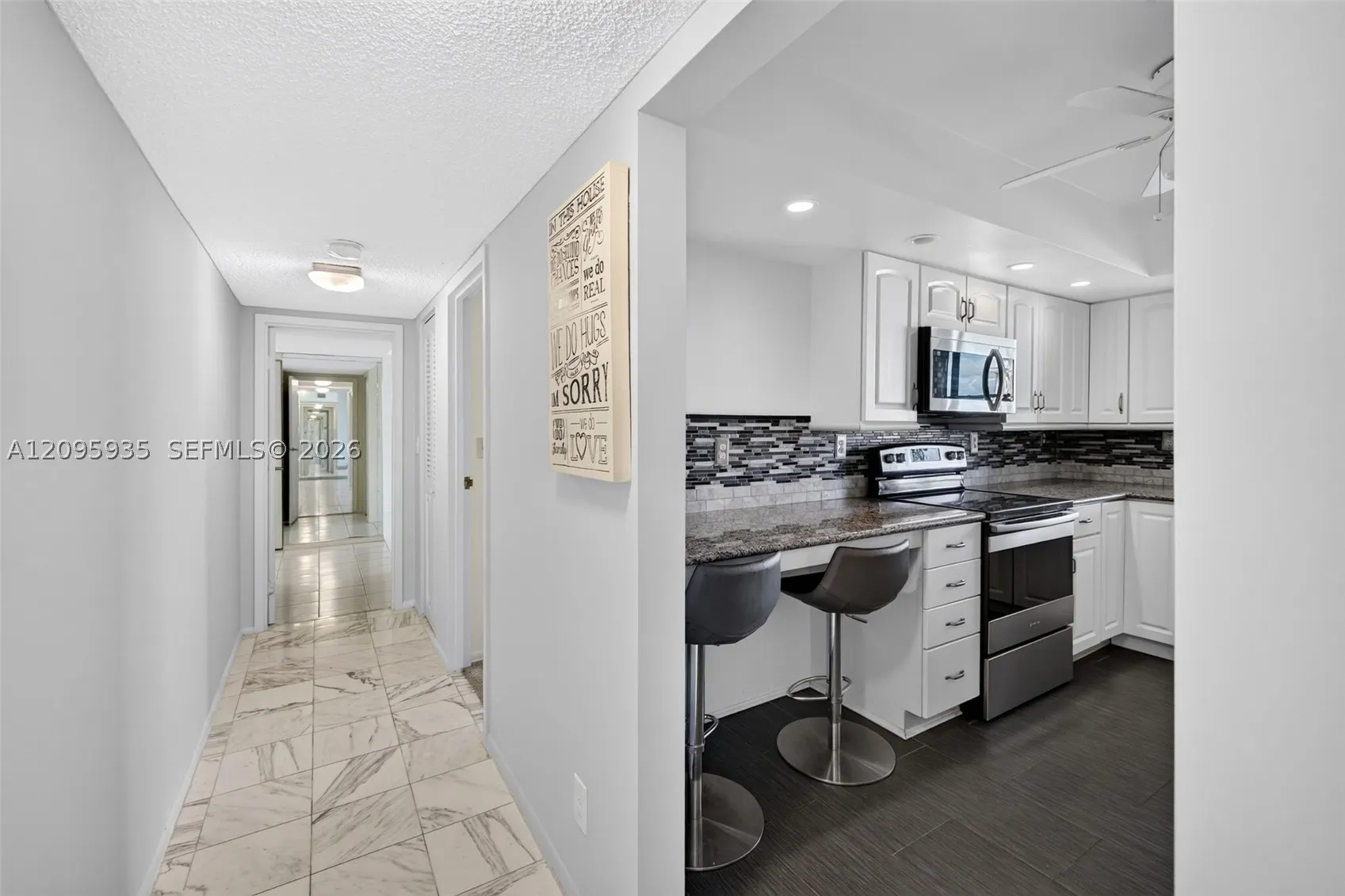 1000 Parkview Dr #715