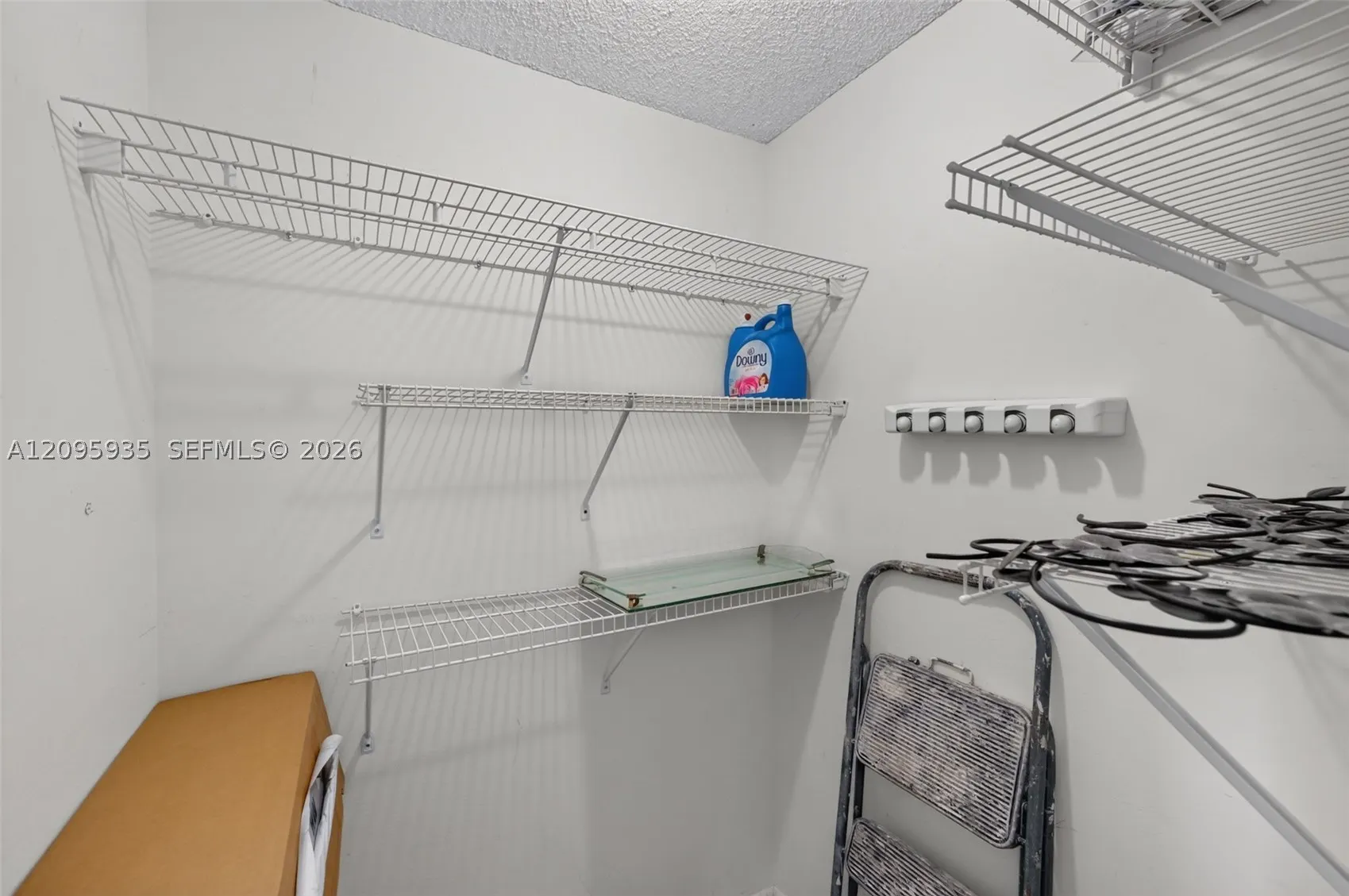 1000 Parkview Dr #715