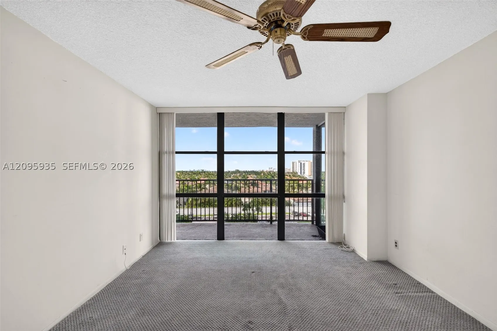 1000 Parkview Dr #715