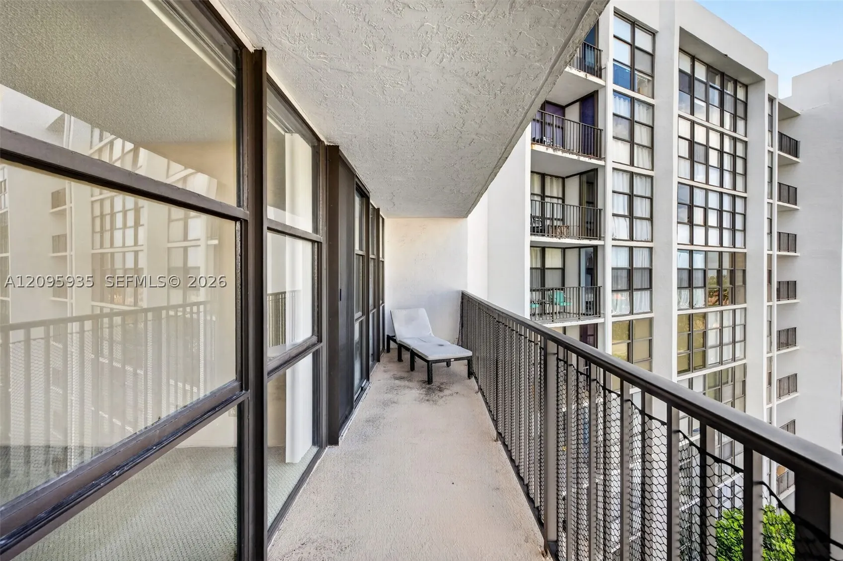 1000 Parkview Dr #715