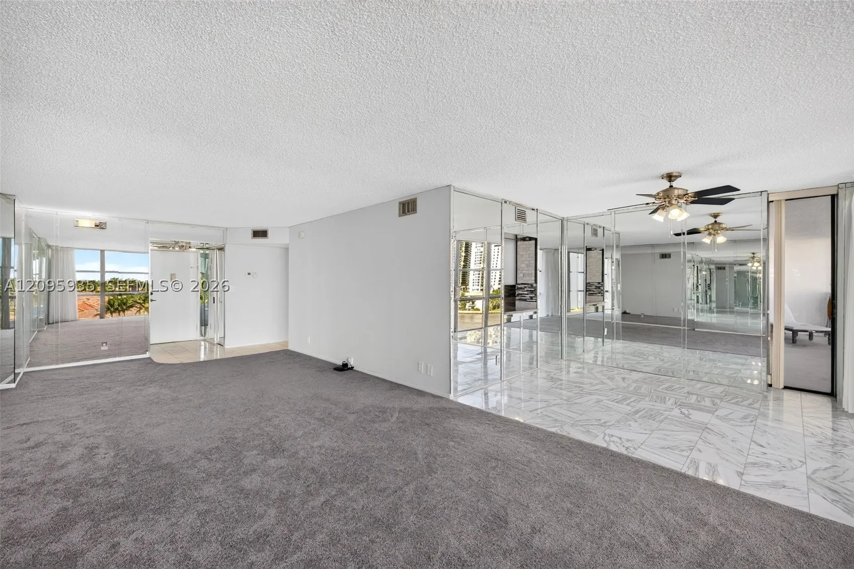 1000 Parkview Dr #715