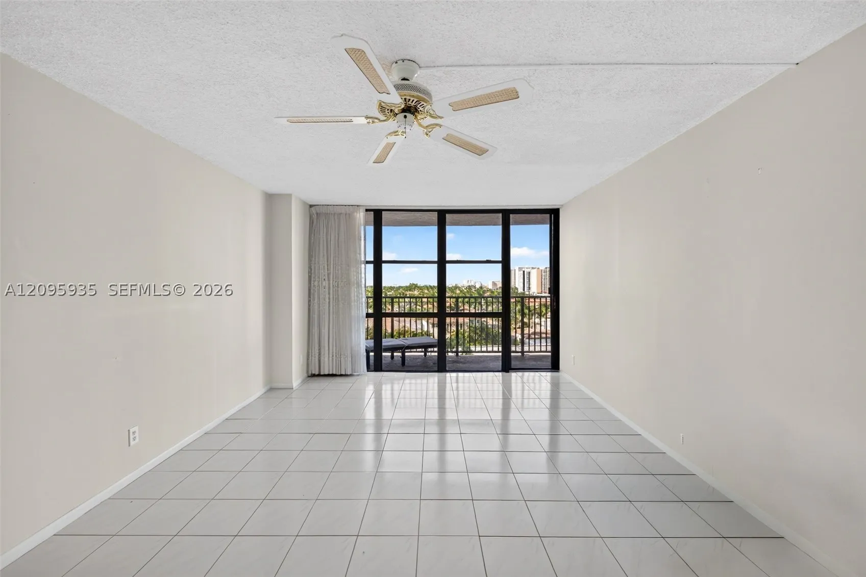 1000 Parkview Dr #715
