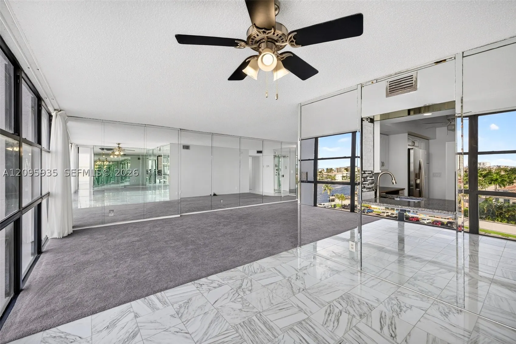 1000 Parkview Dr #715