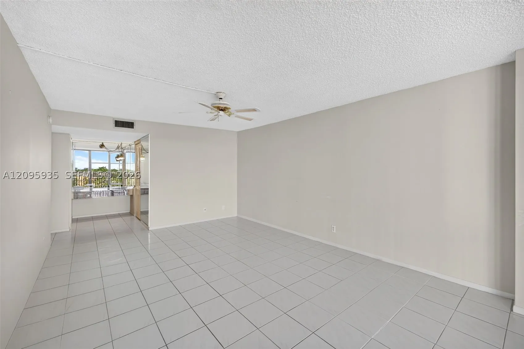 1000 Parkview Dr #715